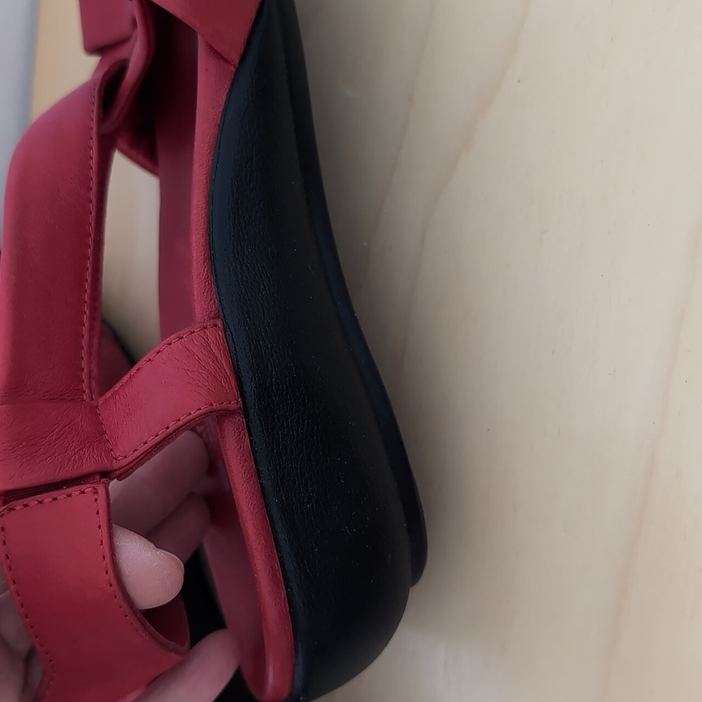 2/$50๐RED LEATHER SANDALS - Picture 7 of 13